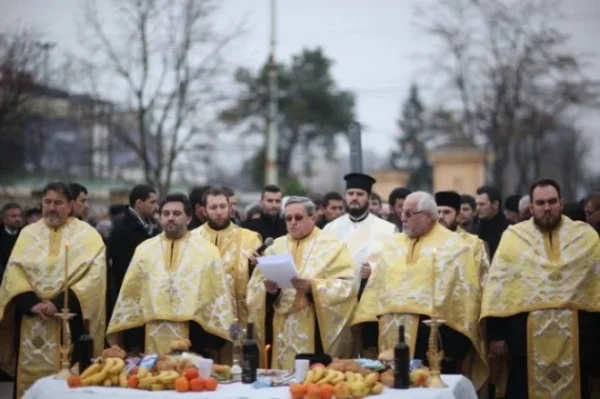 BOR nu uită pe nimeni: Slujbe de pomenire pentru eroii Revoluției din decembrie 1989