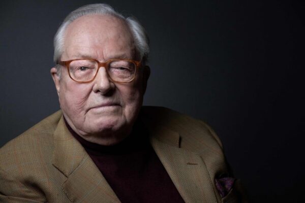Liderul istoric al extremei drepte franceze, Jean-Marie Le Pen, a murit