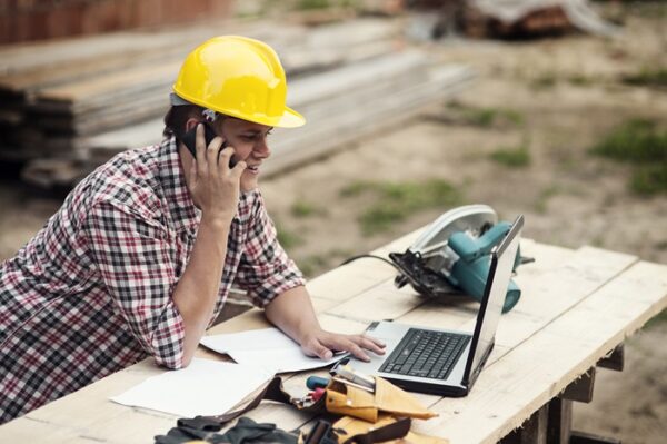 Top echipamente indispensabile pentru constructorii moderni