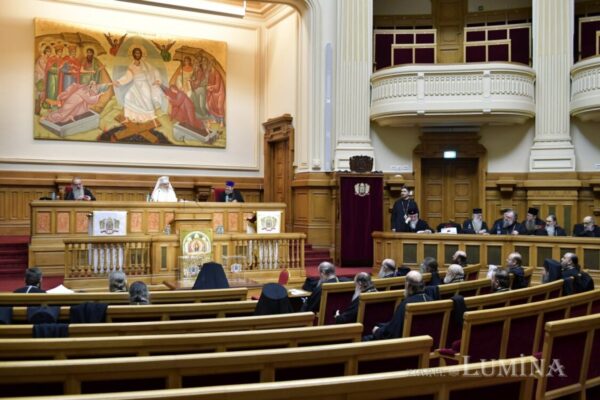 Noi hotărâri ale Sfântului Sinod al Bisericii Ortodoxe Române. Interzis orice fel de politică pentru preoți