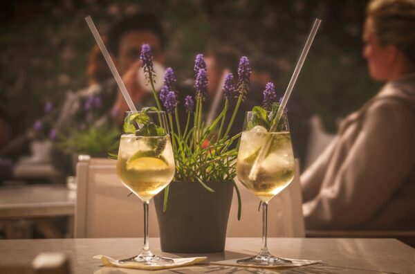 Beneficiile unei mașini de făcut gheață pentru evenimentele în aer liber ale restaurantului tău