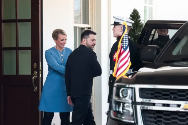 Trump l-a trimis acasă pe Zelenski fără să-i mai dea să mănânce. Nu a fost frumos să-i fie refuzat prânzul