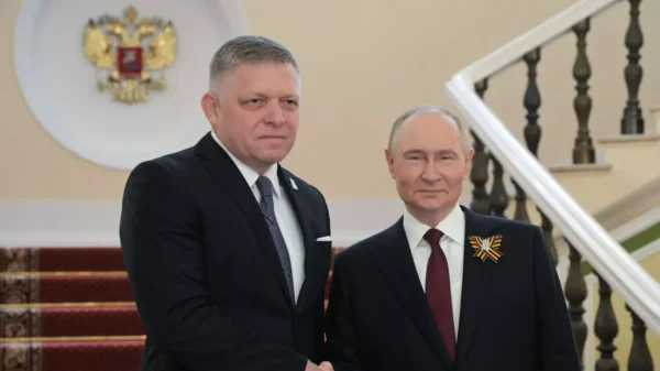 Premierul slovac s-a întâlnit cu Putin ignorând criticile europene