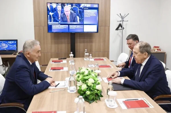 Diplomatul român Lazăr Comănescu, întâlnire oficială cu Serghei Lavrov: securitate la Marea Neagră