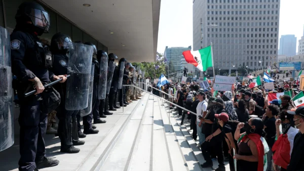 California l-a dat în judecată pe Donald Trump pentru mobilizarea forţelor militare în acest stat