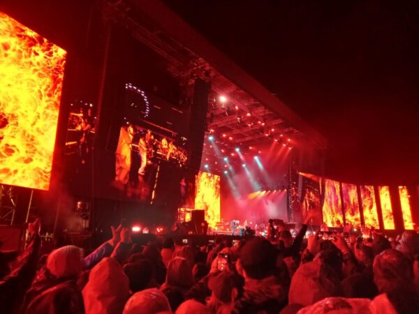 Justin Timberlake, show epic la Electric Castle: ”Romaaaaniaaaa! Am venit aici să facem petrecere”. Ploaia a stricat petrecerea