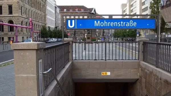 A înnebunit lupul? Berlinul schimbă numele străzii Maurilor, din cauza conotaţiilor rasiste