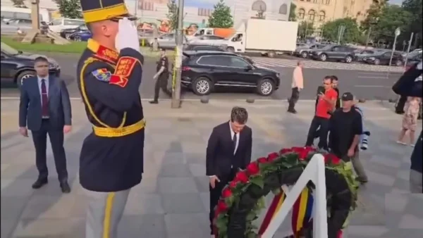 Președinte Nicușor Dan nu a participat la ceremonia de înmormântare a lui Iliescu. A depus o coroană la crucea eroilor revoluției anticomuniste