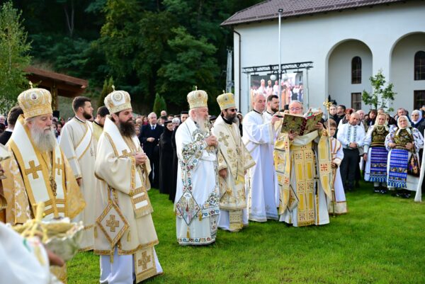 Biserica Așezământului pentru copii „Sfântul Onufrie cel Mare” din Florești, sfințită de patru ierarhi. Ortodoxia vindecătoare