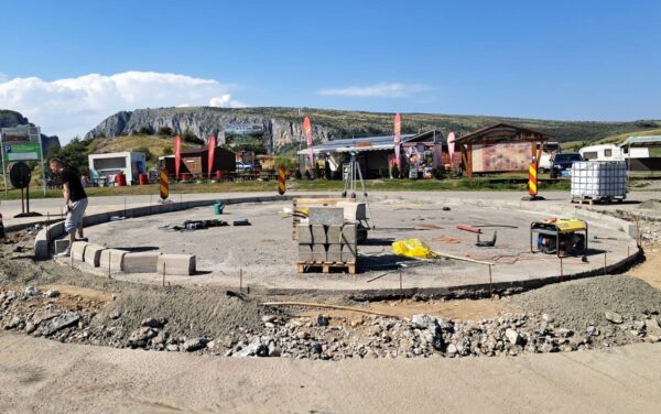 Consiliul Județean Cluj realizează un sens giratoriu în vederea fluidizării traficului rutier în zona Rezervației Naturale Cheile Turzii