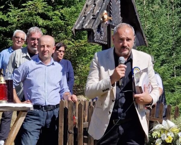 Pe Versantul Partizanilor, acasă la eroul-martir anticomunist Teodor Șușman din Apuseni!