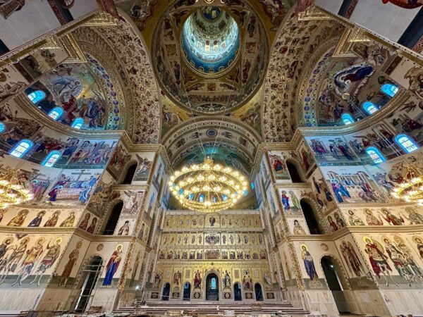 Interiorul Catedralei Naționale eliberat de schele (Foto)