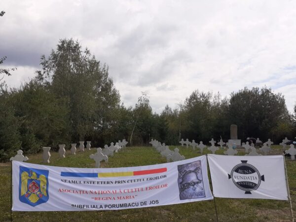 Tabără de muncă la Porumbacul de Sus. Tinerii de la Fundația ,,Buna Vestire“ au curățat cimitirul eroilor