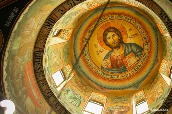 Știați că primii sfinți canonizați care au trăit în secolul 21 sunt români?