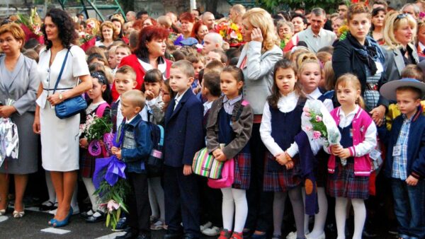 Sindicatele îndeamnă cadrele didactice să nu participe pe 8 septembrie la festivitățile de deschidere