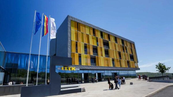 Studenții UBB din Cluj, mutați la CREIC fără apă potabilă sau mâncare. Daniel David, acuzat de interese imobiliare