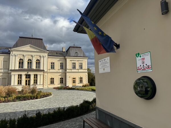 Consiliul Județean Cluj a achiziționat șase noi defibrilatoare externe. Au fost amplasate în Cluj-Napoca și Răscruci