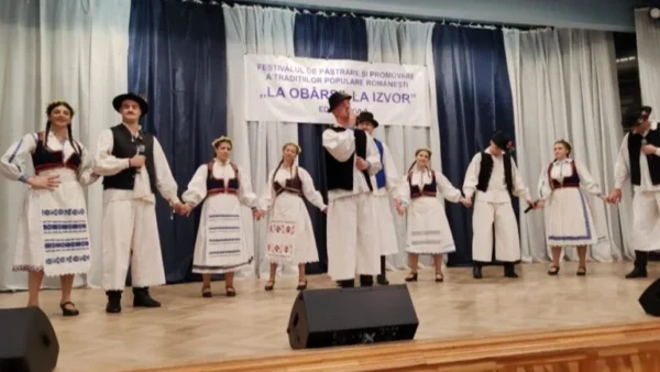 Românii din Ungaria promovează bogăția tradițiilor în cadrul unui festival. Devin tot mai patrioți