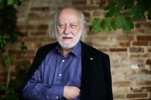 László Krasznahorkai, Doctor Honoris Causa al UBB Cluj, distins cu Premiul Nobel pentru literatură. Cărtărescu a ratat din nou