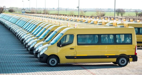 Transportul școlar, acoperit integral în județul Cluj