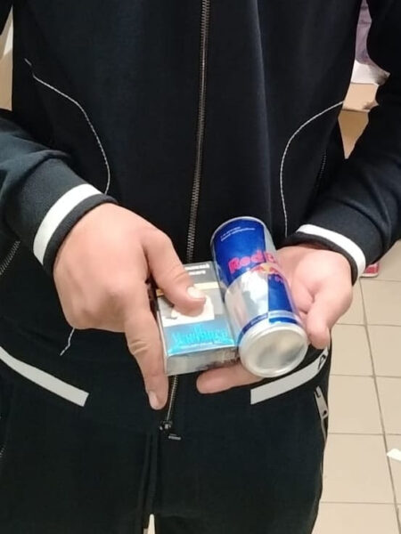 Magazine suspendate la Cluj-Napoca după ce au vândut minorilor țigări, alcool sau energizante