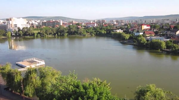 Cadavrul unui bărbat într-un lac din cartierul clujean Gheorgheni