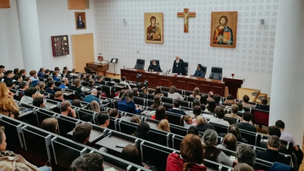 Cuvânt către tinerii ortodocși: Mitropolitul Andrei a deschis seria de conferințe duhovnicești organizată de ASCOR Cluj-Napoca