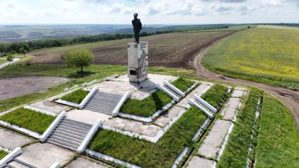 Monument dedicat lui Ion Vodă cel Cumplit – erou al românilor va fi restaurat. Proiectul va costa peste un milion de euro