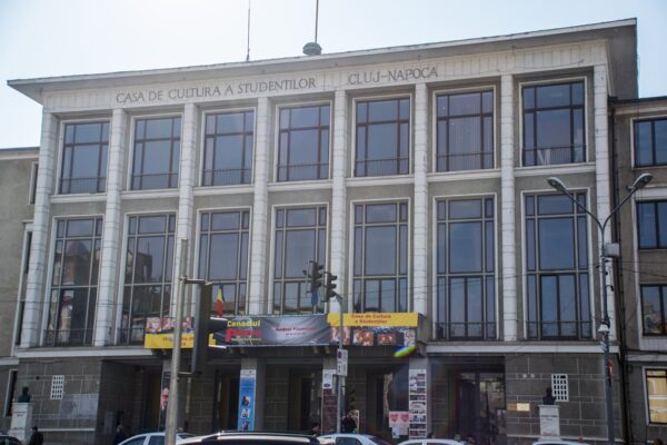 Dumitru Constantin Dulcan conferențiază la Casa de Cultură a Studenților din Cluj-Napoca