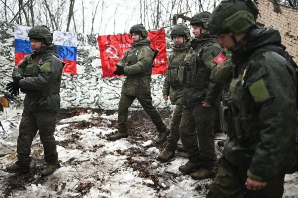 CNN: De la ”mașina de tocat carne” la grupuri de luptă foarte mici: Cum și-a regândit Rusia modul de a purta războiul în Ucraina