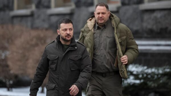 Demisia lui Yermak a provocat un cutremur politic la Kiev. Liderii fură miliarde, soldații ucraineni mor pe front săraci