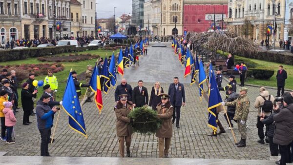  Festivitate de depunere de coroane în Piața Mihai Viteazul de Ziua Națională