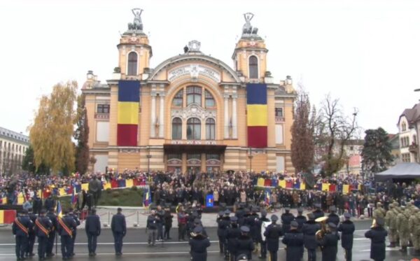 Ceremonie oficială cu ocazia Zilei Naționale a României în Piața Avram Iancu. Mesaj Alin Tișe: ”Este un dar…”