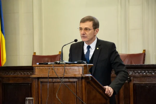 Acad. Ioan-Aurel Pop: Limba fără gramatică și literatura fără tratarea sa în timp își pierd esența. „Dacă disprețuim istoria, disprețuim viața”