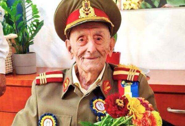 Veteranul de război Vasile Ion Banu, decorat cu Ordinul ‘Virtutea Militară’ în grad de Cavaler de președinte: ”Un gest de recunoaștere pentru serviciile sale militare excepționale”