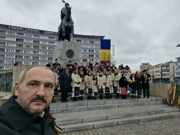 La mulți ani, România! No, hai!