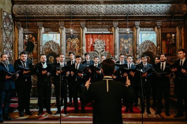 Concertul de colinde al Corului bărbătesc „Adoremus Dominum” din cadrul Facultății de Teologie Ortodoxă, la Catedrala Mitropolitană din Cluj-Napoca