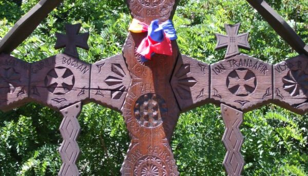 APEL sculptor Cristian Ivanov. În calitate de autor al troiței monumentale de la Tâncăbești și concesionar al acelui amplasament