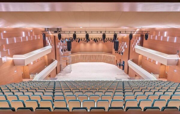 Lacul lebedelor – Concert extraordinar de Crăciun la Cluj-Napoca. Producție grandioasă, cu Orchestra New Hope și cu balerini ai Operei Naționale București