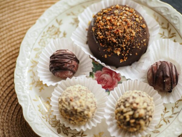 Cum pot fi transformate deserturile rămase de la Crăciun într-o prăjitură delicioasă pentru Revelion