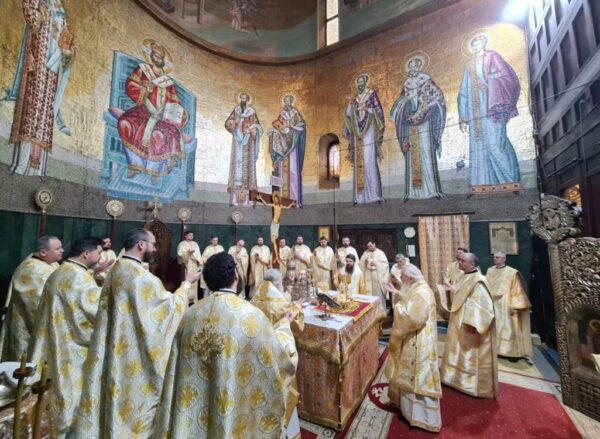 Mitropolitul Andrei a aniversat 77 de ani de viață prin rugăciune, la Catedrala Mitropolitană din Cluj-Napoca