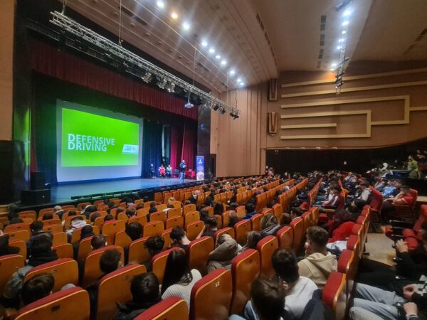 Începe programul educațional ,,BeCool – Gândește înainte!” pentru elevii clujeni