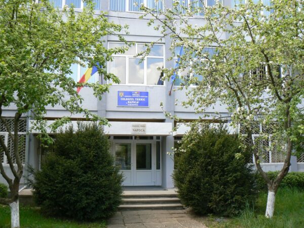 3.000 de elevi din Cluj-Napoca vor primii o „Masă Sănătoasă”, program de 3,4 mil. lei. Emil Boc: „Educația, prioritatea nr. 1 a orașului”
