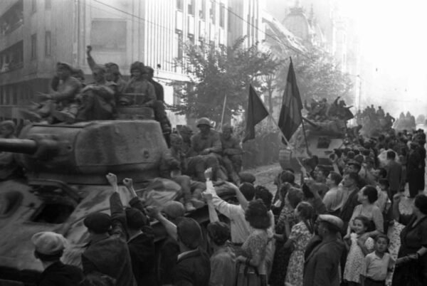 România a plătit despăgubiri de război către URSS de minimum 4 ori mai mari decât suma oficială!