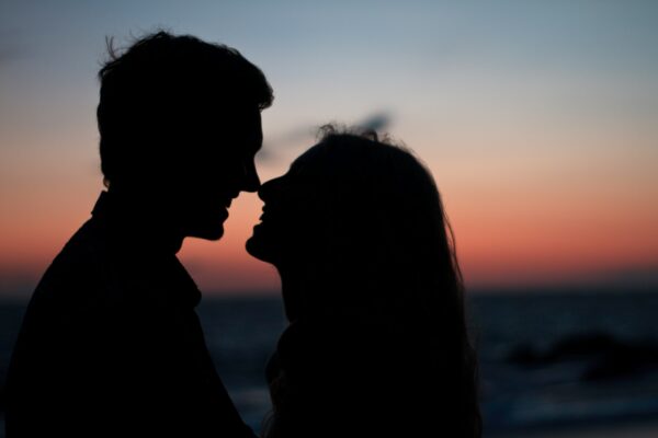 Opt pași esențiali pentru o viață sexuală mai împlinită și mai echilibrată