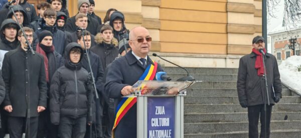 FOTO. Ziua Culturii Naționale, sărbătorită la Cluj-Napoca. Primarul Emil Boc a recitat o poezie a lui Eminescu