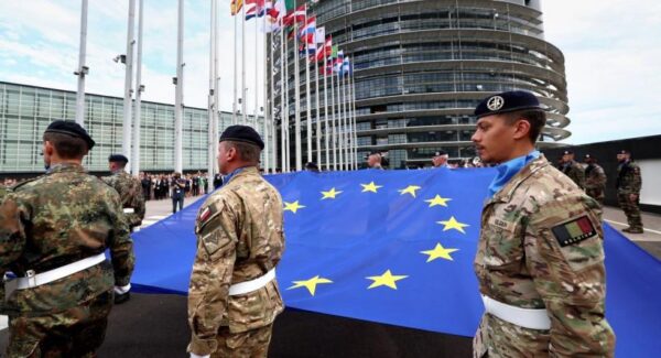 Adio NATO! Europa s-a decis: va deveni o forță militară și va avea autonomie strategică față de America