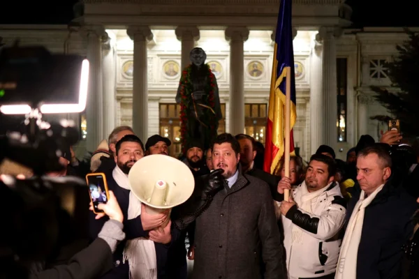 Protest masiv împotriva „Legii Vexler”, organizat de Claudiu Târziu (Acțiunea Conservatoare) și susținut de AUR. 15.000 de români cer respectarea istoriei naționale (Video)