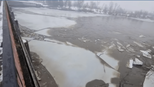 De pe râul Rebra un zăpor de jumătate de km s-a desprins și a pornit spre Cluj-Napoca