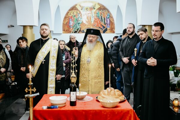 Parastas pentru Episcopul Nicolae Ivan și Mitropolitul Bartolomeu Anania, la Catedrala Mitropolitană din Cluj-Napoca